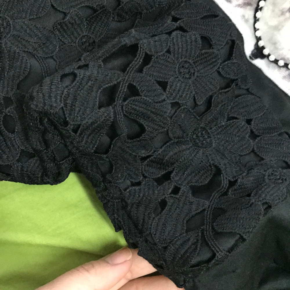 Chic top - Picture 3 of 4